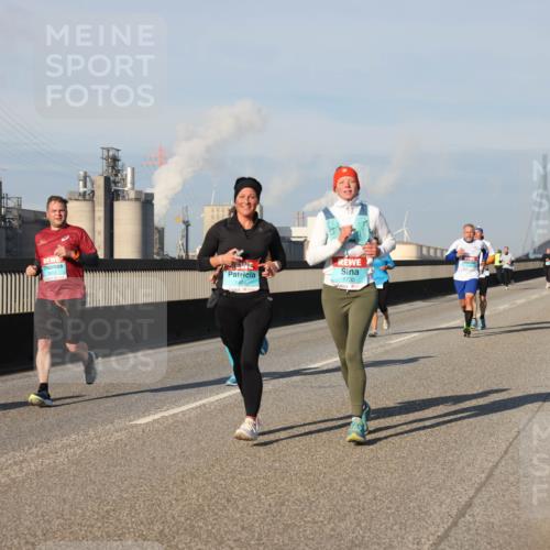 03.10.2025 - Köhlbrandbrückenlauf Lena Gebhardt http://msf.ph/oto/9131209 03.10.2025 09:49:56 Position 2 1730 meine-sportfotos.de