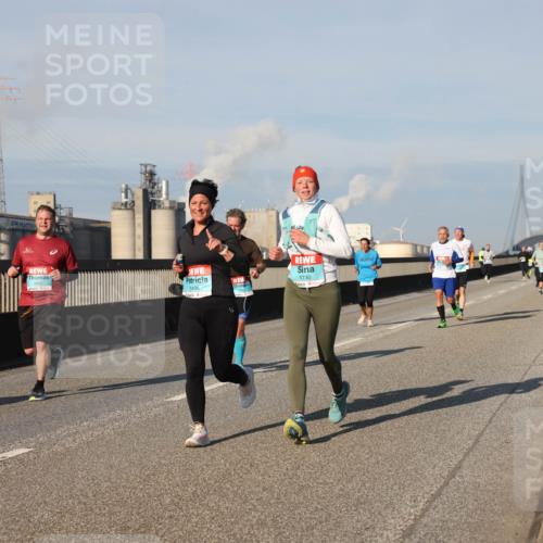 03.10.2025 - Köhlbrandbrückenlauf Lena Gebhardt http://msf.ph/oto/9131243 03.10.2025 09:49:56 Position 2 1, 1730, 1496 meine-sportfotos.de