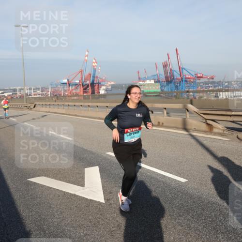 03.10.2025 - Köhlbrandbrückenlauf Yannick Fuchs http://msf.ph/oto/9131303 03.10.2025 09:03:25 Position 2 3571 meine-sportfotos.de