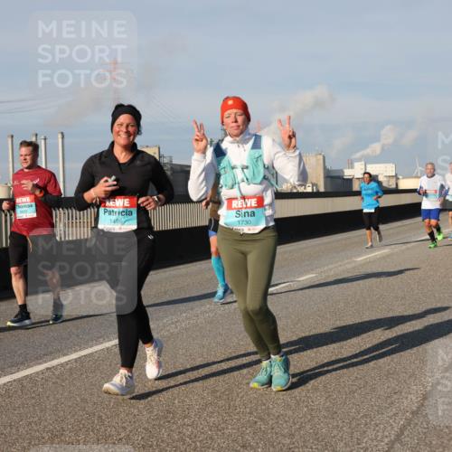 03.10.2025 - Köhlbrandbrückenlauf Lena Gebhardt http://msf.ph/oto/9131311 03.10.2025 09:49:57 Position 2 3603, 1496, 1730 meine-sportfotos.de