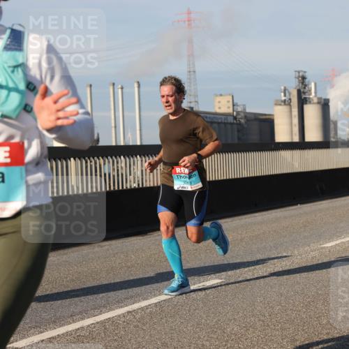 03.10.2025 - Köhlbrandbrückenlauf Lena Gebhardt http://msf.ph/oto/9131352 03.10.2025 09:49:58 Position 2 1730, 290 meine-sportfotos.de