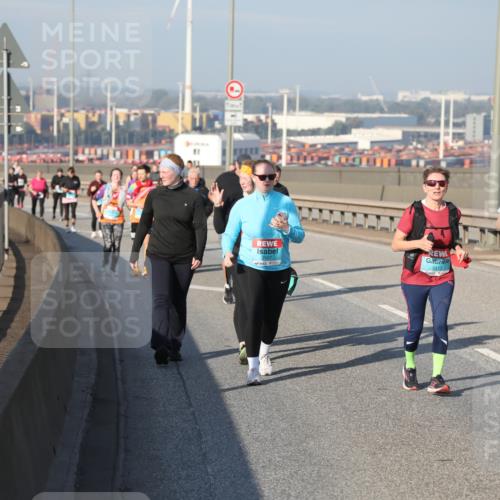 03.10.2025 - Köhlbrandbrückenlauf Yannick Fuchs http://msf.ph/oto/9131368 03.10.2025 09:03:29 Position 2 3412, 3413 meine-sportfotos.de