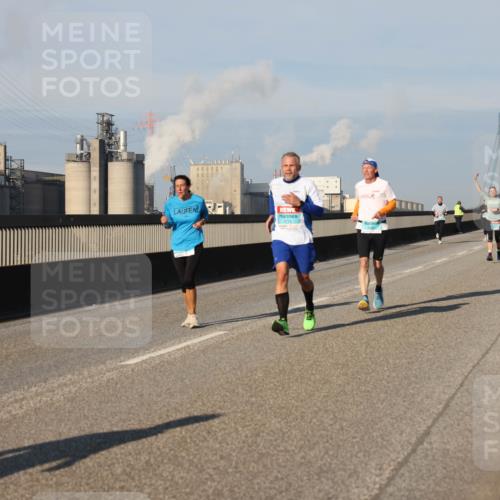 03.10.2025 - Köhlbrandbrückenlauf Lena Gebhardt http://msf.ph/oto/9131424 03.10.2025 09:49:59 Position 2  meine-sportfotos.de