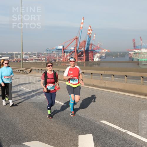 03.10.2025 - Köhlbrandbrückenlauf Yannick Fuchs http://msf.ph/oto/9131425 03.10.2025 09:03:32 Position 2 3413 meine-sportfotos.de