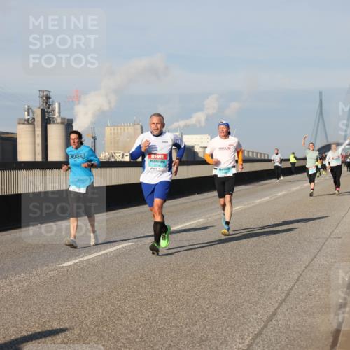 03.10.2025 - Köhlbrandbrückenlauf Lena Gebhardt http://msf.ph/oto/9131432 03.10.2025 09:50:00 Position 2 2716 meine-sportfotos.de