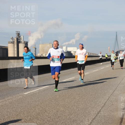 03.10.2025 - Köhlbrandbrückenlauf Lena Gebhardt http://msf.ph/oto/9131442 03.10.2025 09:50:00 Position 2 2716 meine-sportfotos.de