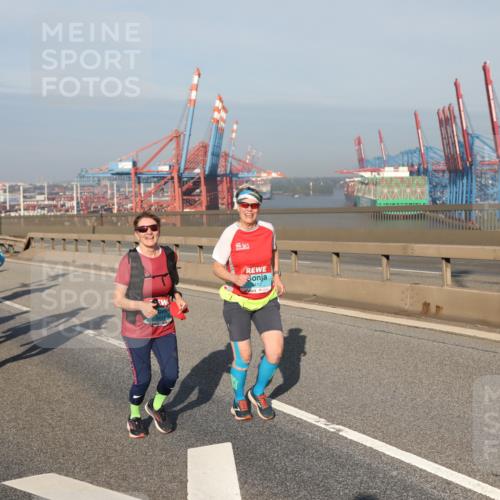 03.10.2025 - Köhlbrandbrückenlauf Yannick Fuchs http://msf.ph/oto/9131448 03.10.2025 09:03:33 Position 2 3412 meine-sportfotos.de