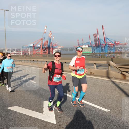 03.10.2025 - Köhlbrandbrückenlauf Yannick Fuchs http://msf.ph/oto/9131467 03.10.2025 09:03:34 Position 2 3413, 3412 meine-sportfotos.de