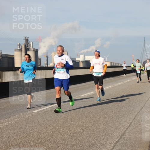 03.10.2025 - Köhlbrandbrückenlauf Lena Gebhardt http://msf.ph/oto/9131468 03.10.2025 09:50:00 Position 2 2716, 3426 meine-sportfotos.de
