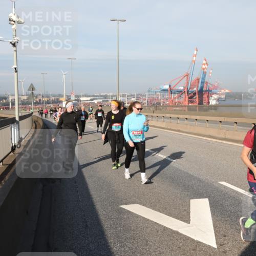 03.10.2025 - Köhlbrandbrückenlauf Yannick Fuchs http://msf.ph/oto/9131476 03.10.2025 09:03:34 Position 2 3413 meine-sportfotos.de