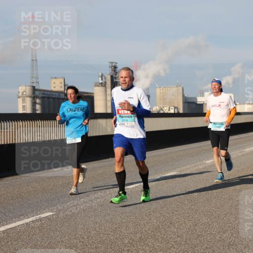 03.10.2025 - Köhlbrandbrückenlauf Lena Gebhardt http://msf.ph/oto/9131512 03.10.2025 09:50:01 Position 2 2716, 3426 meine-sportfotos.de