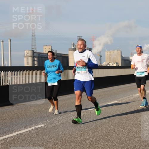 03.10.2025 - Köhlbrandbrückenlauf Lena Gebhardt http://msf.ph/oto/9131526 03.10.2025 09:50:01 Position 2 2716, 3426 meine-sportfotos.de