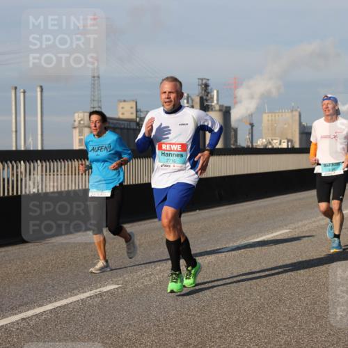 03.10.2025 - Köhlbrandbrückenlauf Lena Gebhardt http://msf.ph/oto/9131544 03.10.2025 09:50:01 Position 2 2716, 3426 meine-sportfotos.de