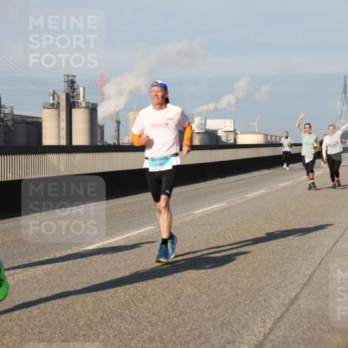03.10.2025 - Köhlbrandbrückenlauf Lena Gebhardt http://msf.ph/oto/9131574 03.10.2025 09:50:01 Position 2 2716 meine-sportfotos.de