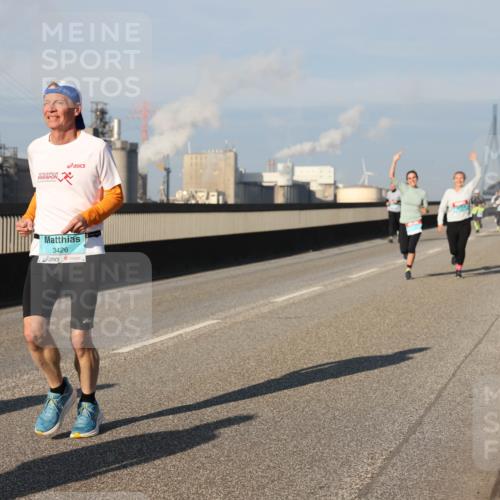 03.10.2025 - Köhlbrandbrückenlauf Lena Gebhardt http://msf.ph/oto/9131605 03.10.2025 09:50:02 Position 2 3426 meine-sportfotos.de