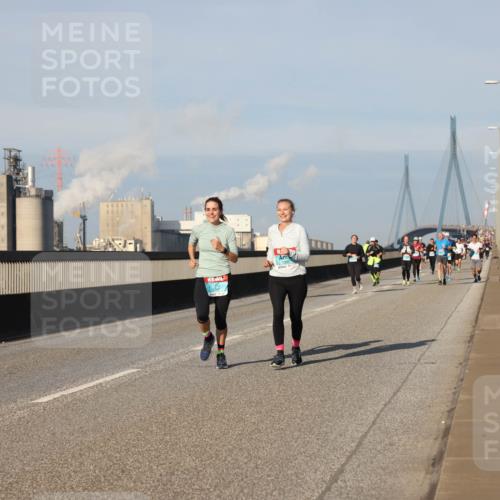 03.10.2025 - Köhlbrandbrückenlauf Lena Gebhardt http://msf.ph/oto/9131674 03.10.2025 09:50:05 Position 2  meine-sportfotos.de