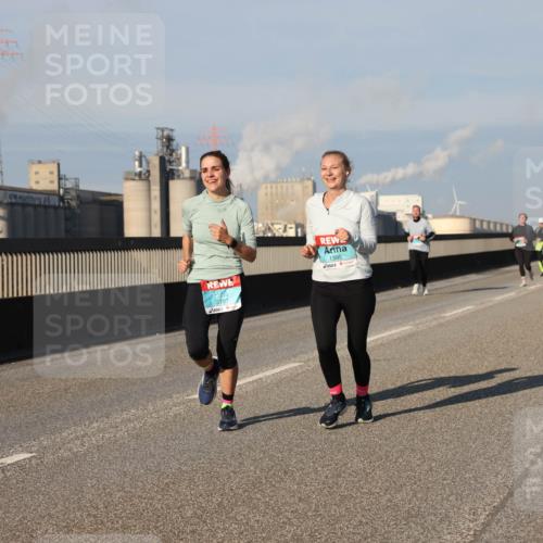 03.10.2025 - Köhlbrandbrückenlauf Lena Gebhardt http://msf.ph/oto/9131714 03.10.2025 09:50:06 Position 2 3797, 1395 meine-sportfotos.de