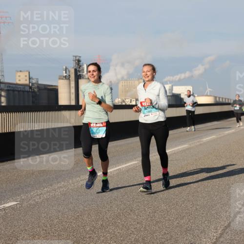03.10.2025 - Köhlbrandbrückenlauf Lena Gebhardt http://msf.ph/oto/9131719 03.10.2025 09:50:06 Position 2 3797, 1395 meine-sportfotos.de