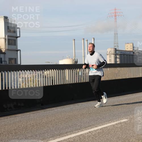 03.10.2025 - Köhlbrandbrückenlauf Lena Gebhardt http://msf.ph/oto/9131814 03.10.2025 09:50:12 Position 2  meine-sportfotos.de