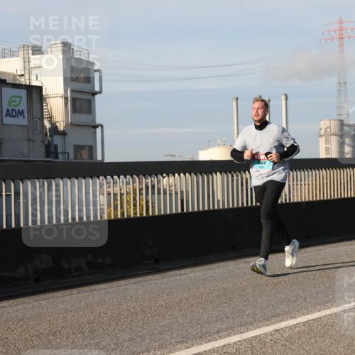 03.10.2025 - Köhlbrandbrückenlauf Lena Gebhardt http://msf.ph/oto/9131825 03.10.2025 09:50:12 Position 2 1505 meine-sportfotos.de
