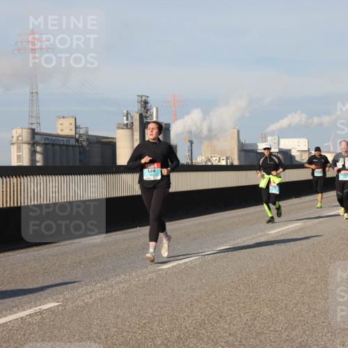 03.10.2025 - Köhlbrandbrückenlauf Lena Gebhardt http://msf.ph/oto/9131856 03.10.2025 09:50:14 Position 2 1301 meine-sportfotos.de