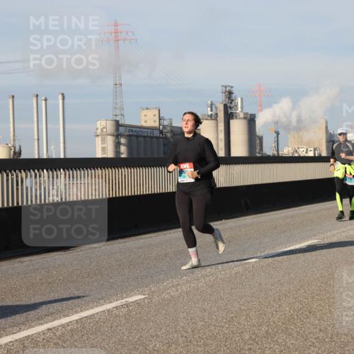 03.10.2025 - Köhlbrandbrückenlauf Lena Gebhardt http://msf.ph/oto/9131879 03.10.2025 09:50:14 Position 2  meine-sportfotos.de