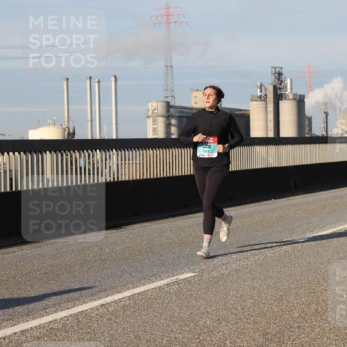 03.10.2025 - Köhlbrandbrückenlauf Lena Gebhardt http://msf.ph/oto/9131894 03.10.2025 09:50:14 Position 2 1301 meine-sportfotos.de
