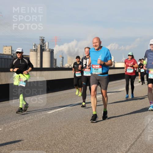 03.10.2025 - Köhlbrandbrückenlauf Lena Gebhardt http://msf.ph/oto/9132018 03.10.2025 09:50:17 Position 2 434, 3250, 3278 meine-sportfotos.de
