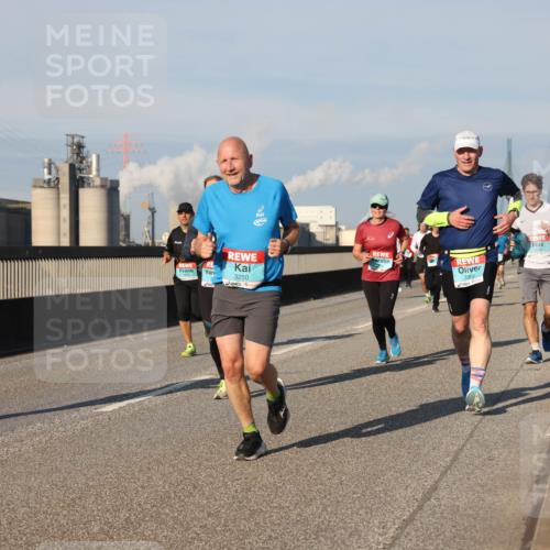 03.10.2025 - Köhlbrandbrückenlauf Lena Gebhardt http://msf.ph/oto/9132022 03.10.2025 09:50:17 Position 2 3434, 3250, 3300 meine-sportfotos.de