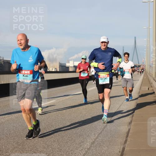 03.10.2025 - Köhlbrandbrückenlauf Lena Gebhardt http://msf.ph/oto/9132053 03.10.2025 09:50:18 Position 2 3250, 3300 meine-sportfotos.de