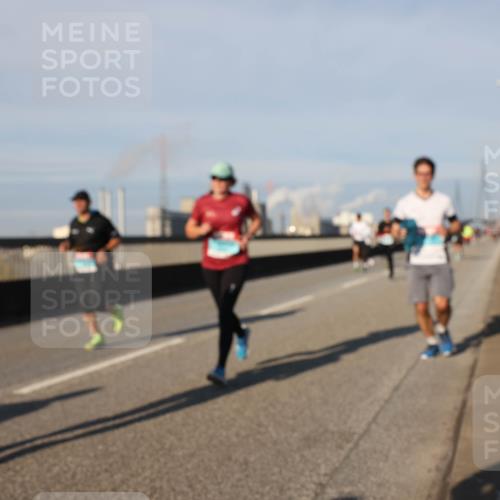 03.10.2025 - Köhlbrandbrückenlauf Lena Gebhardt http://msf.ph/oto/9132146 03.10.2025 09:50:20 Position 2  meine-sportfotos.de