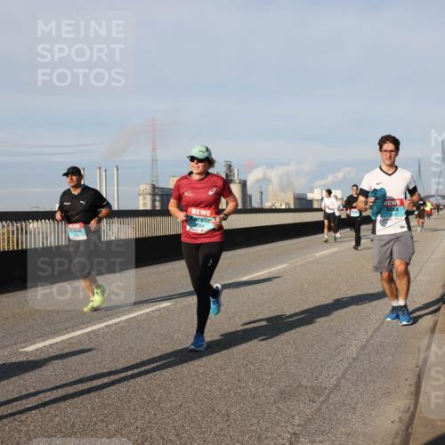 03.10.2025 - Köhlbrandbrückenlauf Lena Gebhardt http://msf.ph/oto/9132149 03.10.2025 09:50:20 Position 2 3278, 1384 meine-sportfotos.de