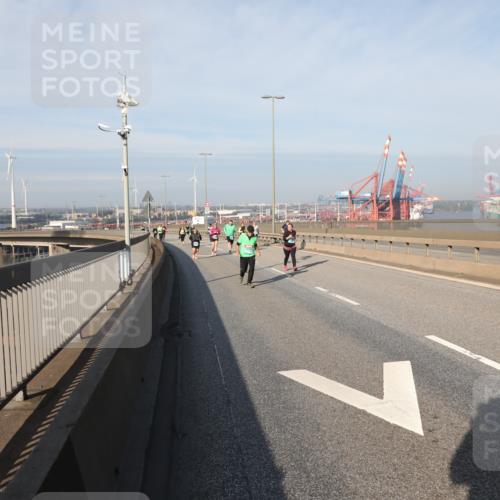 03.10.2025 - Köhlbrandbrückenlauf Yannick Fuchs http://msf.ph/oto/9132183 03.10.2025 09:04:06 Position 2 7 meine-sportfotos.de