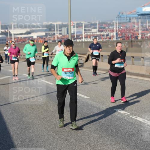 03.10.2025 - Köhlbrandbrückenlauf Yannick Fuchs http://msf.ph/oto/9132188 03.10.2025 09:04:07 Position 2 191, 2453 meine-sportfotos.de