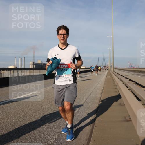 03.10.2025 - Köhlbrandbrückenlauf Lena Gebhardt http://msf.ph/oto/9132205 03.10.2025 09:50:21 Position 2 1516 meine-sportfotos.de