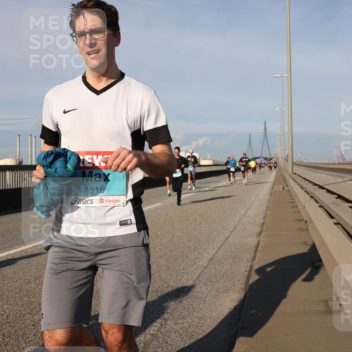 03.10.2025 - Köhlbrandbrückenlauf Lena Gebhardt http://msf.ph/oto/9132215 03.10.2025 09:50:21 Position 2 1516 meine-sportfotos.de