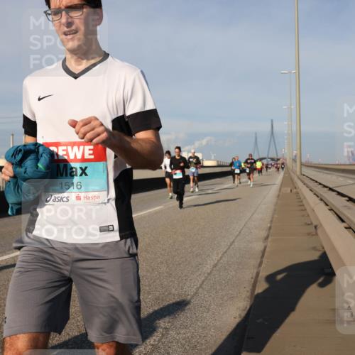 03.10.2025 - Köhlbrandbrückenlauf Lena Gebhardt http://msf.ph/oto/9132219 03.10.2025 09:50:22 Position 2 1516 meine-sportfotos.de