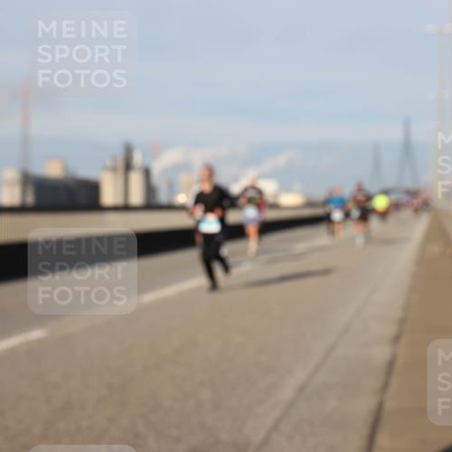 03.10.2025 - Köhlbrandbrückenlauf Lena Gebhardt http://msf.ph/oto/9132240 03.10.2025 09:50:22 Position 2  meine-sportfotos.de