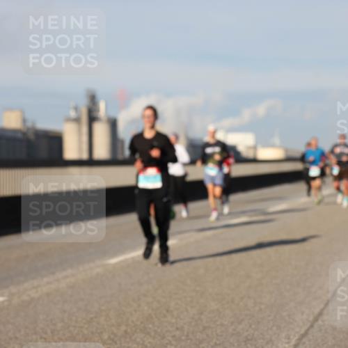 03.10.2025 - Köhlbrandbrückenlauf Lena Gebhardt http://msf.ph/oto/9132248 03.10.2025 09:50:22 Position 2  meine-sportfotos.de