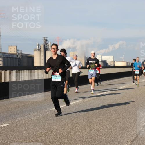 03.10.2025 - Köhlbrandbrückenlauf Lena Gebhardt http://msf.ph/oto/9132261 03.10.2025 09:50:23 Position 2 3411 meine-sportfotos.de