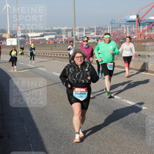 03.10.2025 - Köhlbrandbrückenlauf Yannick Fuchs http://msf.ph/oto/9132265 03.10.2025 09:04:14 Position 2 3319, 2839 meine-sportfotos.de