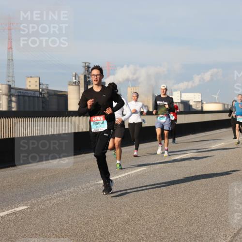 03.10.2025 - Köhlbrandbrückenlauf Lena Gebhardt http://msf.ph/oto/9132268 03.10.2025 09:50:23 Position 2 3411 meine-sportfotos.de