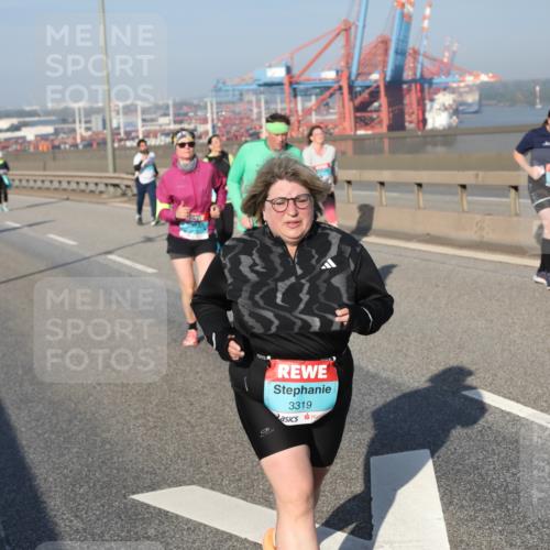 03.10.2025 - Köhlbrandbrückenlauf Yannick Fuchs http://msf.ph/oto/9132284 03.10.2025 09:04:16 Position 2 3319 meine-sportfotos.de