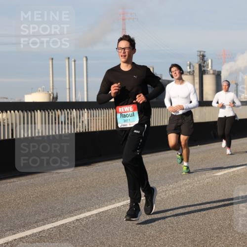 03.10.2025 - Köhlbrandbrückenlauf Lena Gebhardt http://msf.ph/oto/9132304 03.10.2025 09:50:24 Position 2 3411 meine-sportfotos.de