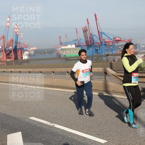 03.10.2025 - Köhlbrandbrückenlauf Yannick Fuchs http://msf.ph/oto/9132360 03.10.2025 09:04:23 Position 2 3347 meine-sportfotos.de