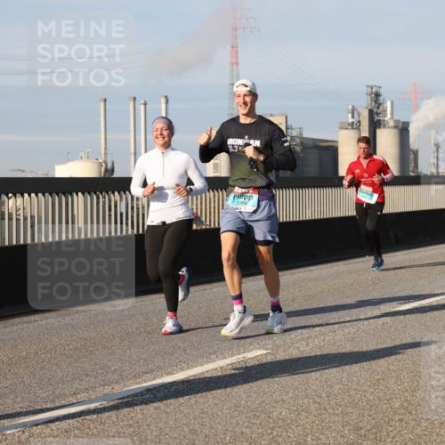 03.10.2025 - Köhlbrandbrückenlauf Lena Gebhardt http://msf.ph/oto/9132395 03.10.2025 09:50:26 Position 2 0, 3, 1486 meine-sportfotos.de