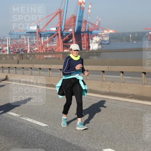 03.10.2025 - Köhlbrandbrückenlauf Yannick Fuchs http://msf.ph/oto/9132420 03.10.2025 09:04:31 Position 2  meine-sportfotos.de