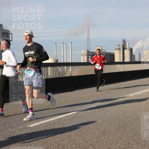 03.10.2025 - Köhlbrandbrückenlauf Lena Gebhardt http://msf.ph/oto/9132426 03.10.2025 09:50:27 Position 2 1486 meine-sportfotos.de