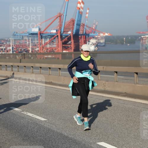 03.10.2025 - Köhlbrandbrückenlauf Yannick Fuchs http://msf.ph/oto/9132427 03.10.2025 09:04:31 Position 2 3349 meine-sportfotos.de