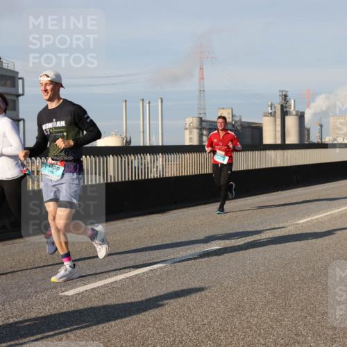 03.10.2025 - Köhlbrandbrückenlauf Lena Gebhardt http://msf.ph/oto/9132431 03.10.2025 09:50:27 Position 2 1486 meine-sportfotos.de